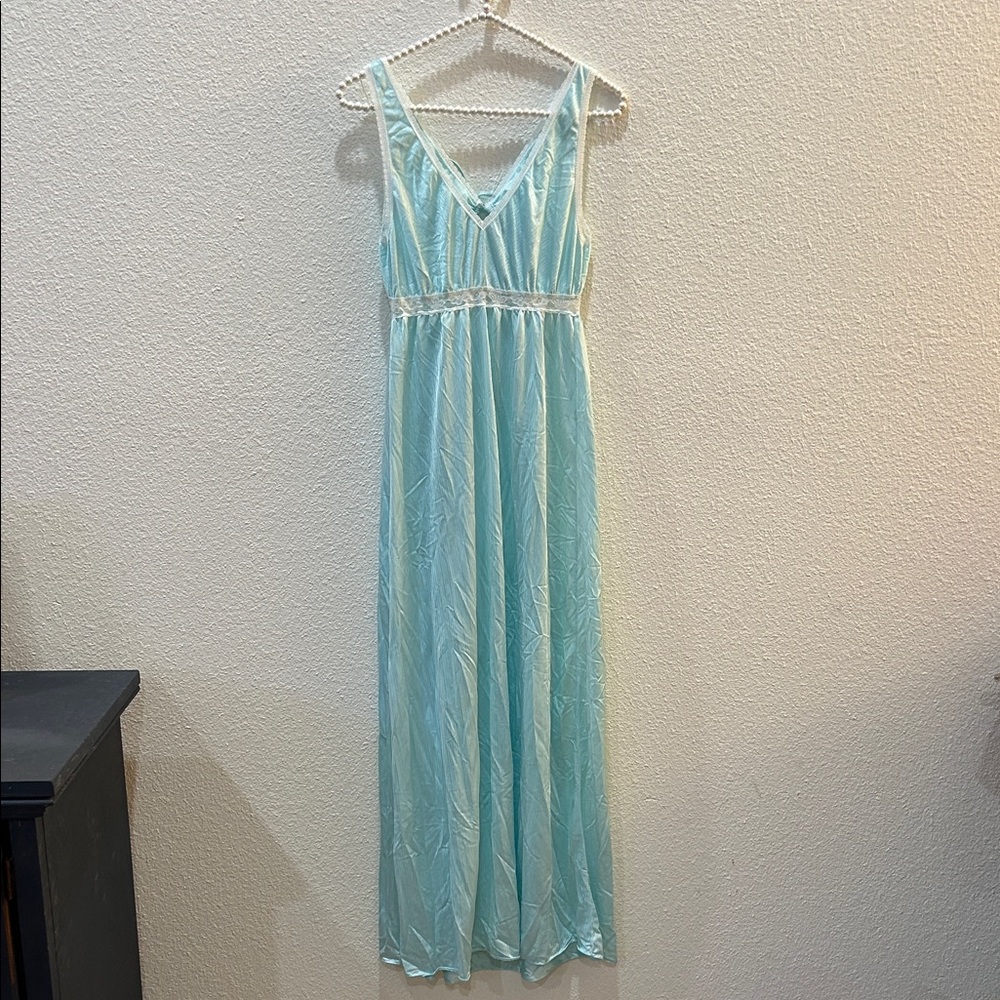Vintage Voe Mode Keyhole Back Nightgown Size Small